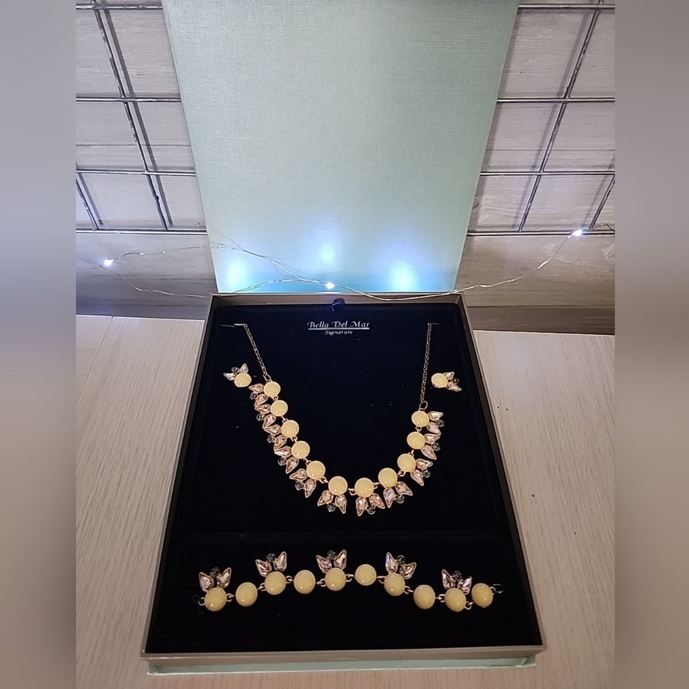 Bella Del Mar White Resin Stones Pink &  Purple Rhinestones Jewelry Set, Vintage